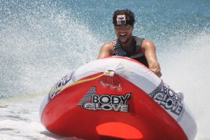 Daniel_tin-can-bay-boat-hire_worldtour-outdoorexperience