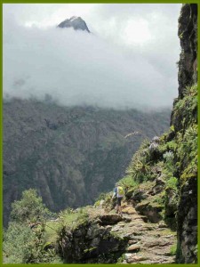 Choquequirao-Trek_man-and-mountains
